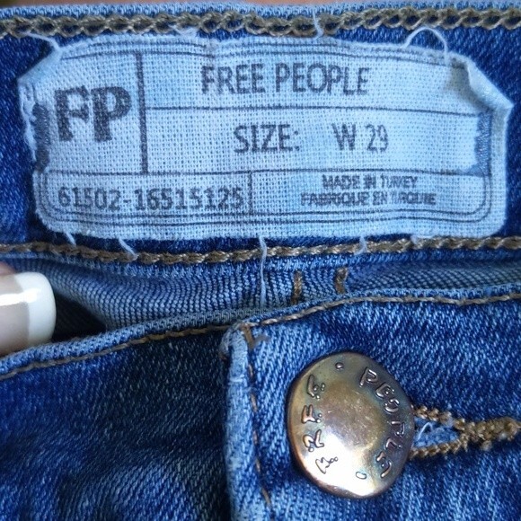 Free People mid rise distressed skinny ankle jeans, frayed hem - 29 - Picture 4 of 6